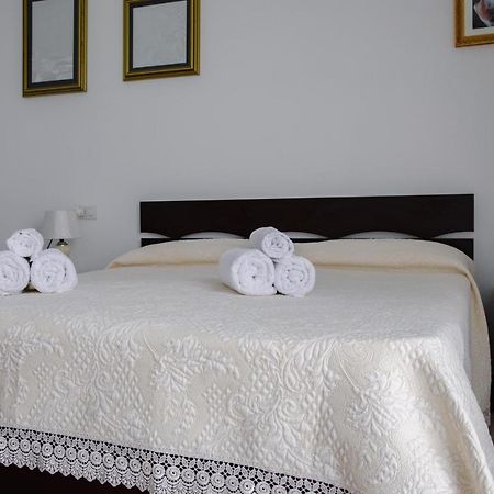 Le Residenze Di Baia Sant'Anna Villa Tanaunella Eksteriør billede
