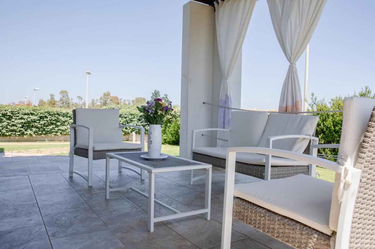 Le Residenze Di Baia Sant'Anna Villa Tanaunella Eksteriør billede