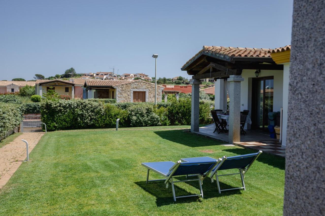 Le Residenze Di Baia Sant'Anna Villa Tanaunella Eksteriør billede