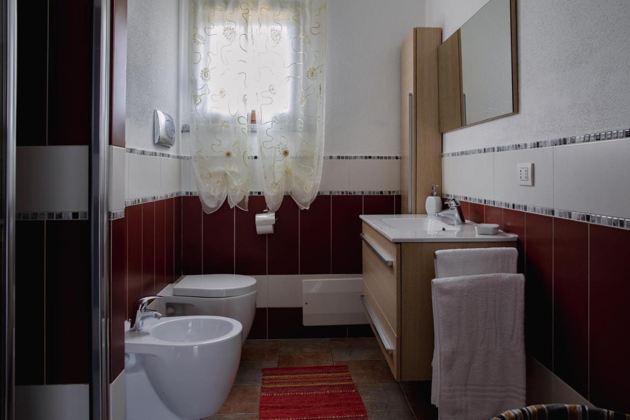 Le Residenze Di Baia Sant'Anna Villa Tanaunella Eksteriør billede