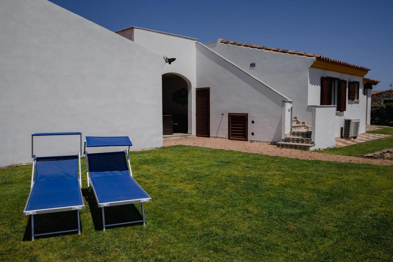 Le Residenze Di Baia Sant'Anna Villa Tanaunella Eksteriør billede